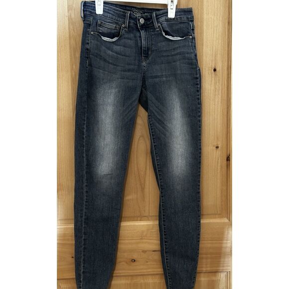 Denizen from Levi's Denim - Levi Strauss Signature Gold Women's Mid-Rise Skinny Jeans EUC